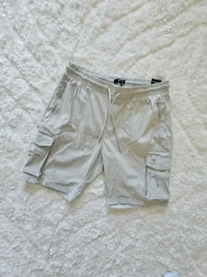 SHORT BEIGE SHT175