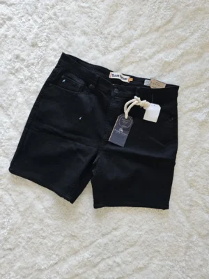 SHORT NEGRO SHT180