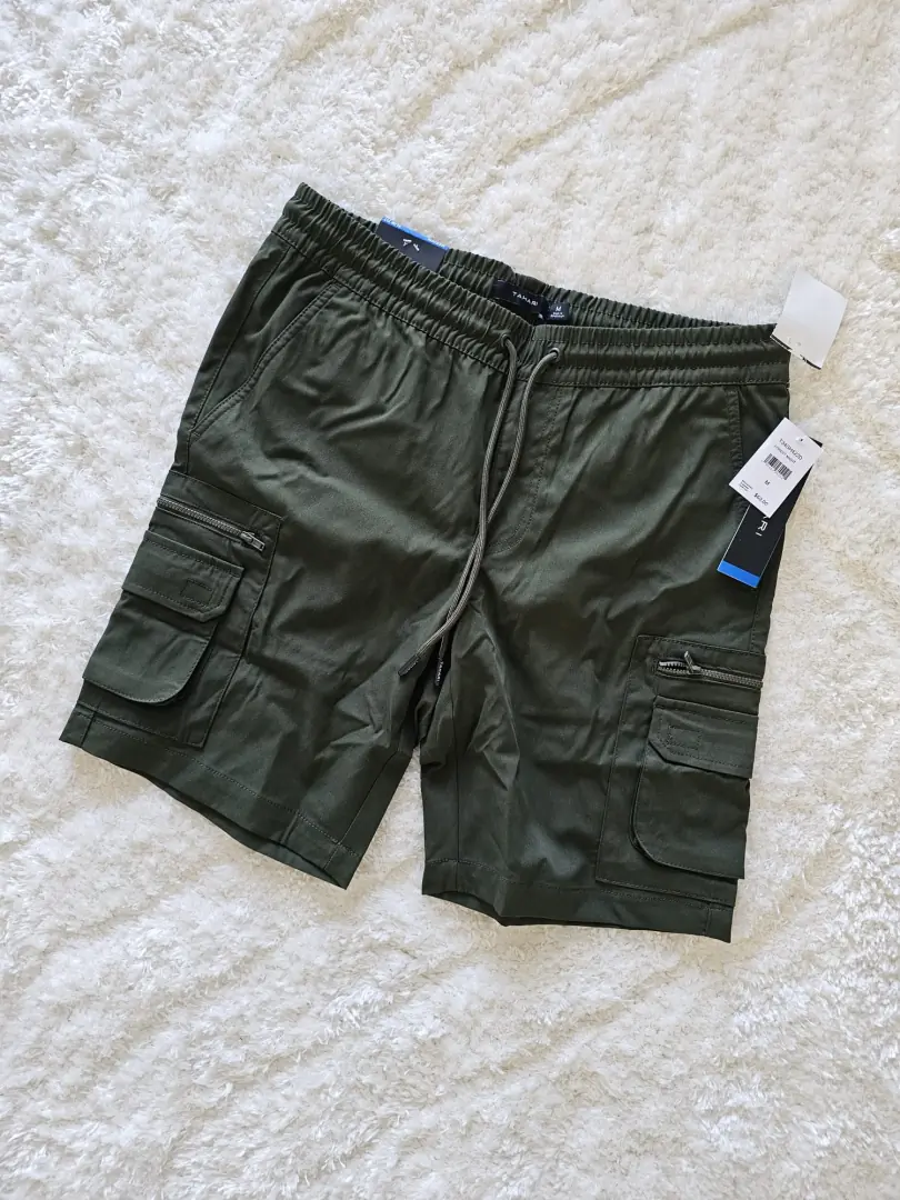 SHORT VERDE TAHARI SHT158