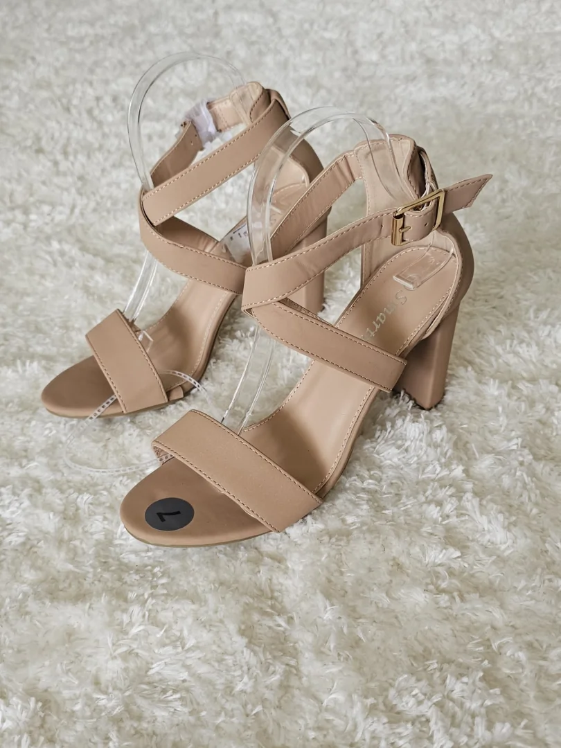 TACONES BEIGE TCN38