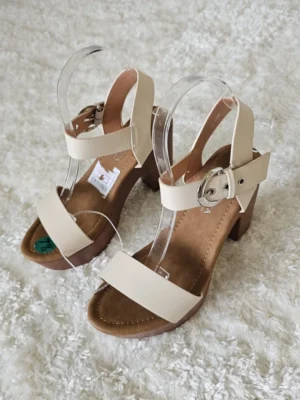 TACONES BEIGE TCN46