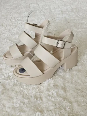 TACONES BLANCOS TCN44