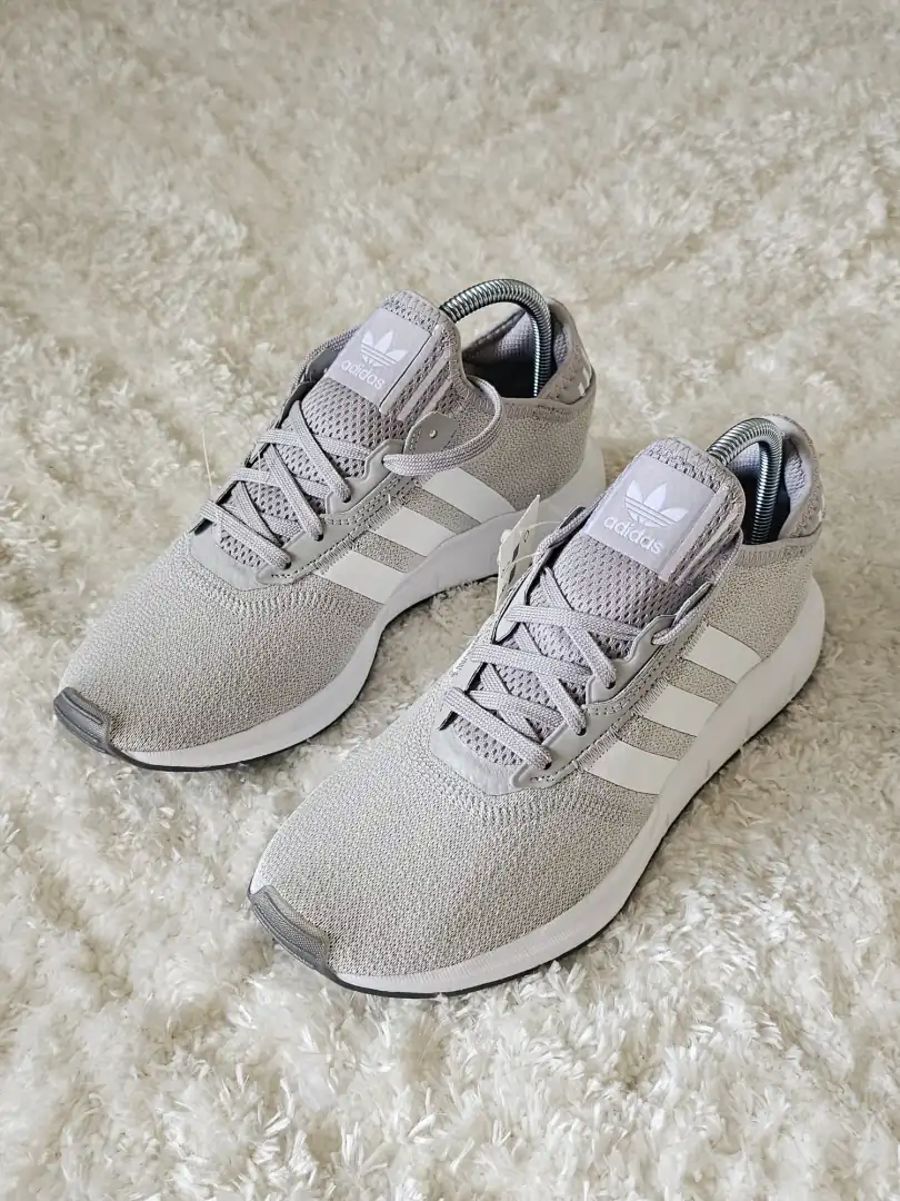 TENIS DE MUJER GRISES ADIDAS TN112