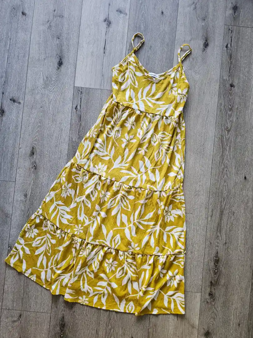 VESTIDO AMARILLO HOJAS BLANCAS VTD301