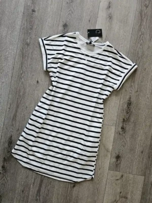 VESTIDO BLANCO RAYADO VTD309