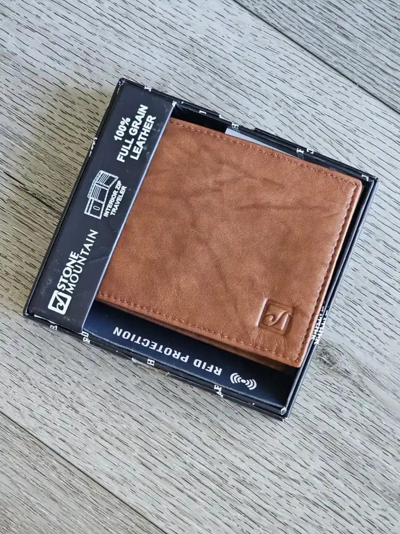 BILLETERA MARRÓN STONE MOUNTAIN BTR32