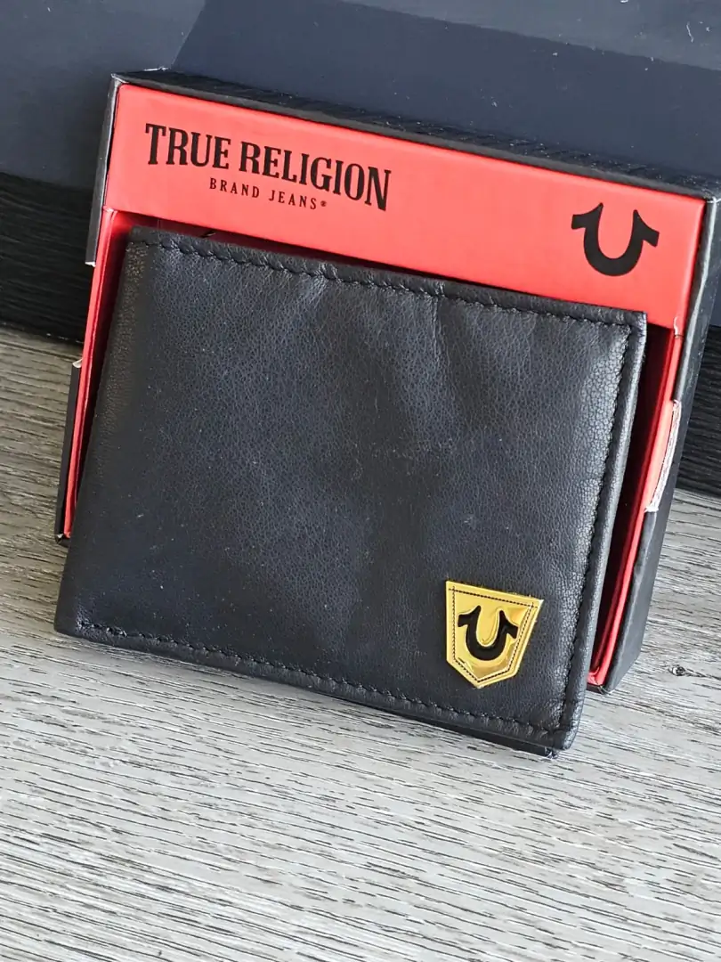 BILLETERA NEGRA TRUE RELIGION BTR36