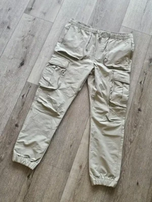 JOGGER BEIGE JGG75