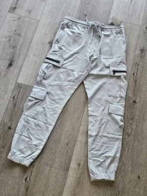 JOGGER GRIS JGG77