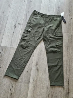 JOGGER VERDE JGG81