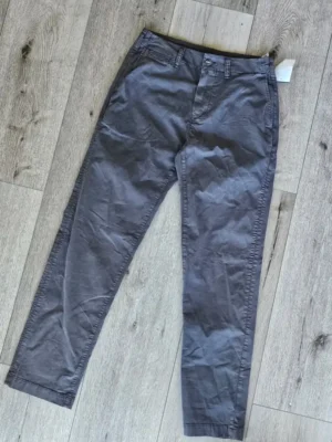 PANTALÓN GRIS PTN180