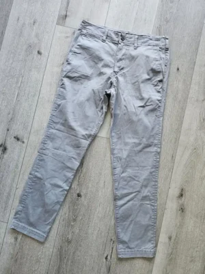 PANTALÓN GRIS PTN181