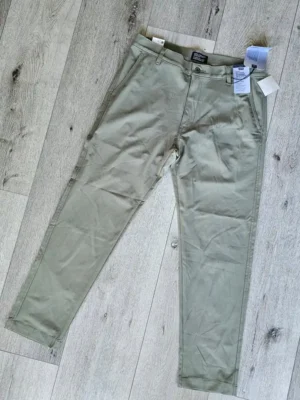 PANTALÓN VERDE PTN176