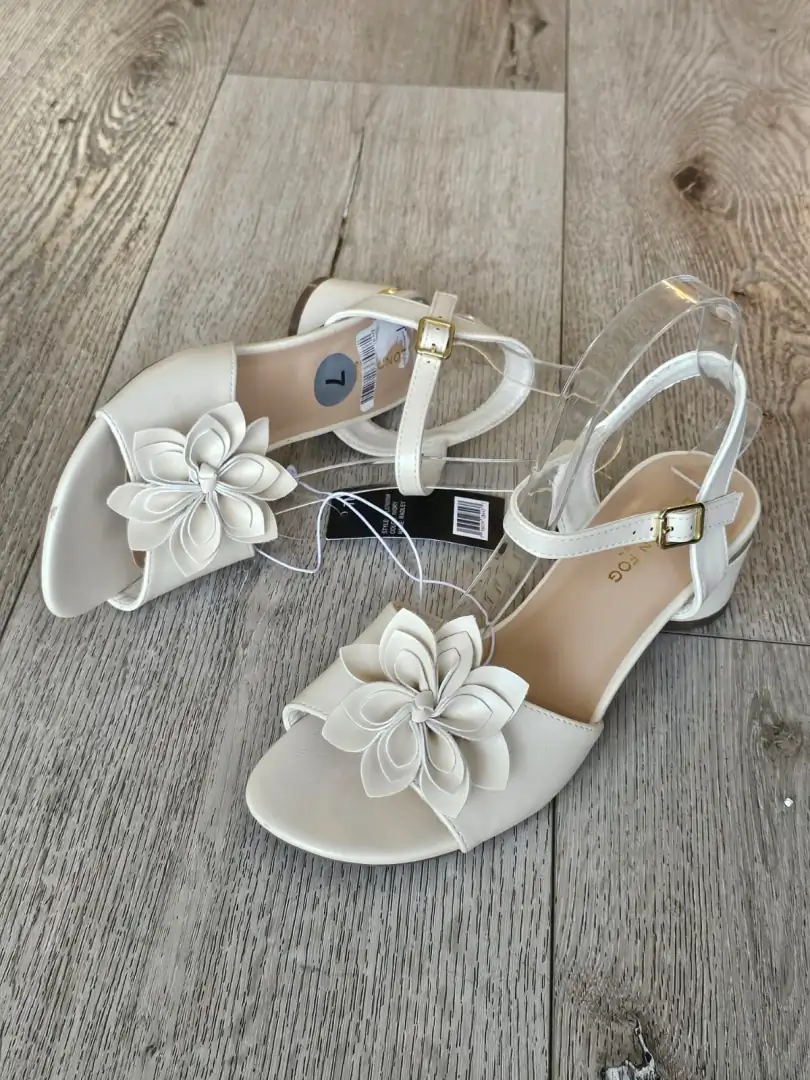 SANDALIAS BLANCAS SDL297