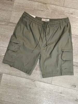 SHORT VERDE SHT202
