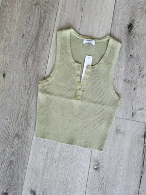 BLUSA VERDE BLU8