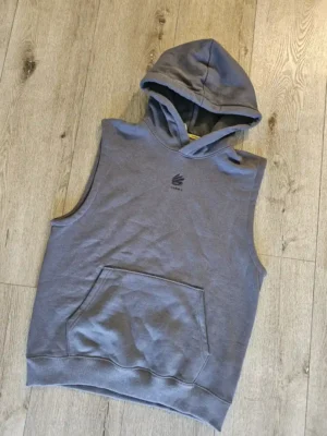 CAMISETA GRIS CMST63