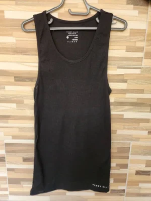 CAMISETA NEGRA CMST67