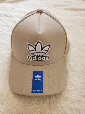 GORRA BEIGE ADIDAS GRA5