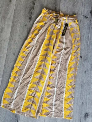 MONO MARRÓN AMARILLO MN64