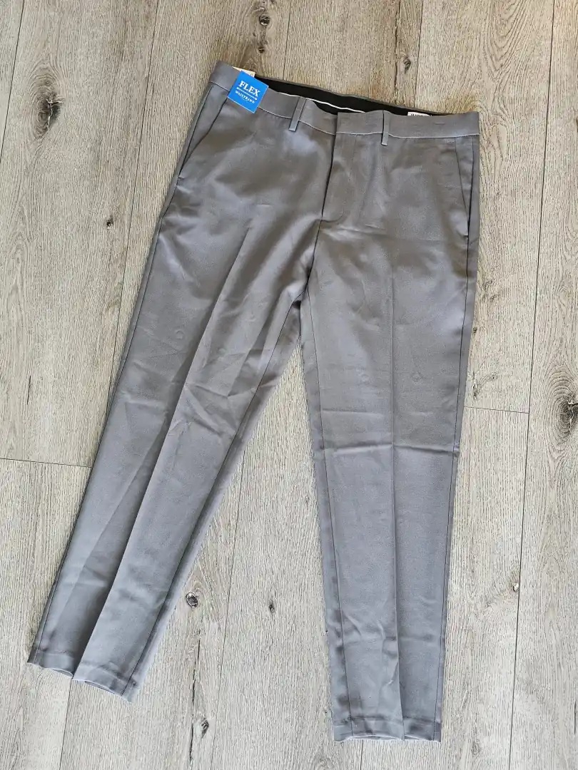 PANTALÓN GRIS PTN240