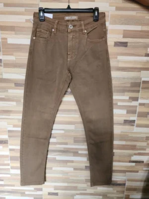 PANTALÓN MARRÓN PTNCM