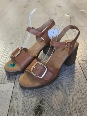 SANDALIAS MARRONES SDL321
