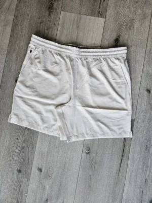SHORT BEIGE SHT215