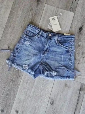 SHORT DE MEZCLILLA SHT229