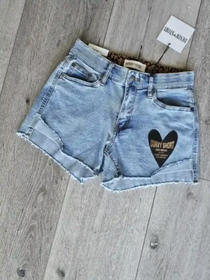 SHORT DE MEZCLILLA SHT230
