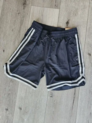 SHORT NEGRO SHT217