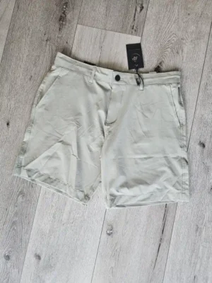 SHORT VERDE SHT214