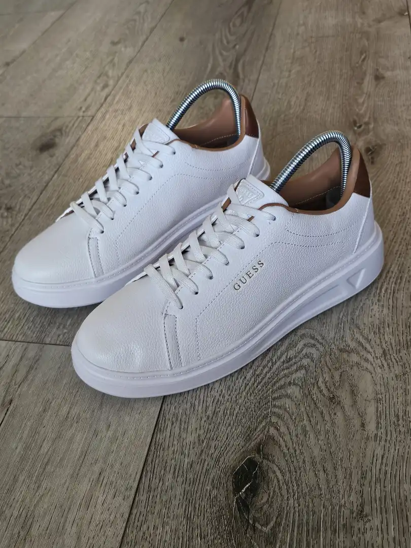 TENIS BLANCOS GUESS TN133