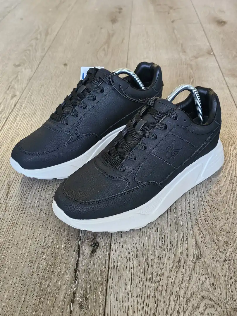 TENIS NEGROS CALVIN KLEIN TN128