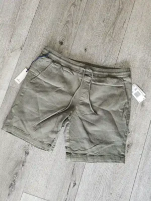 SHORT MARRÓN SHT234