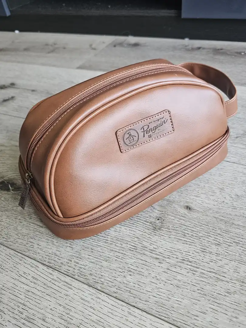 BOLSO DE ASEO MARRON ORIGINAL PENGUIN MUNSINGWEAR BLS44