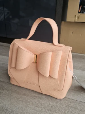 BOLSO DE MANO COLOR DURAZNO CTR95