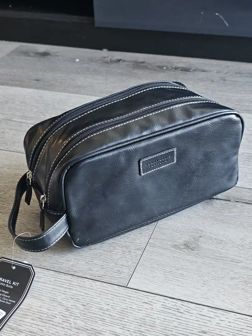 BOLSO DE VIAJE NEGRO TRAVEL KIT BLS34