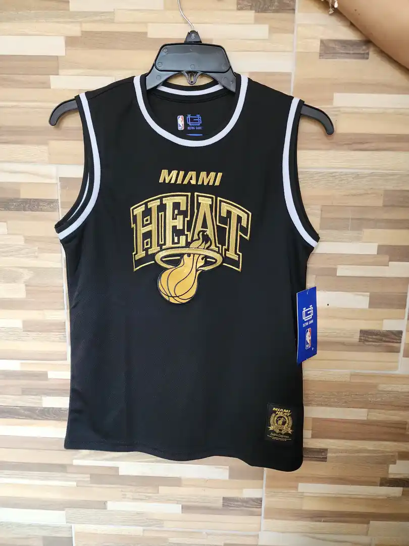 CAMISETA NEGRA MIAMI HEAT CMST70