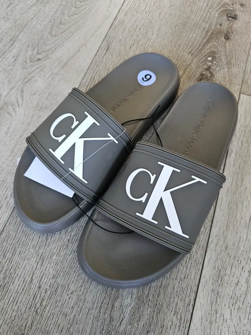 CHANCLETAS GRISES CALVIN KLEIN CHT66