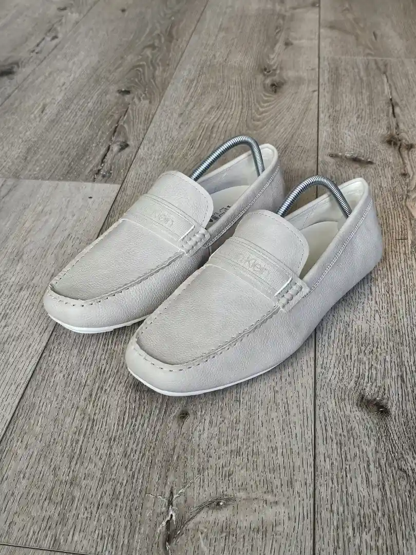 MOCASINES GRISES CALVIN KLEIN MCS21