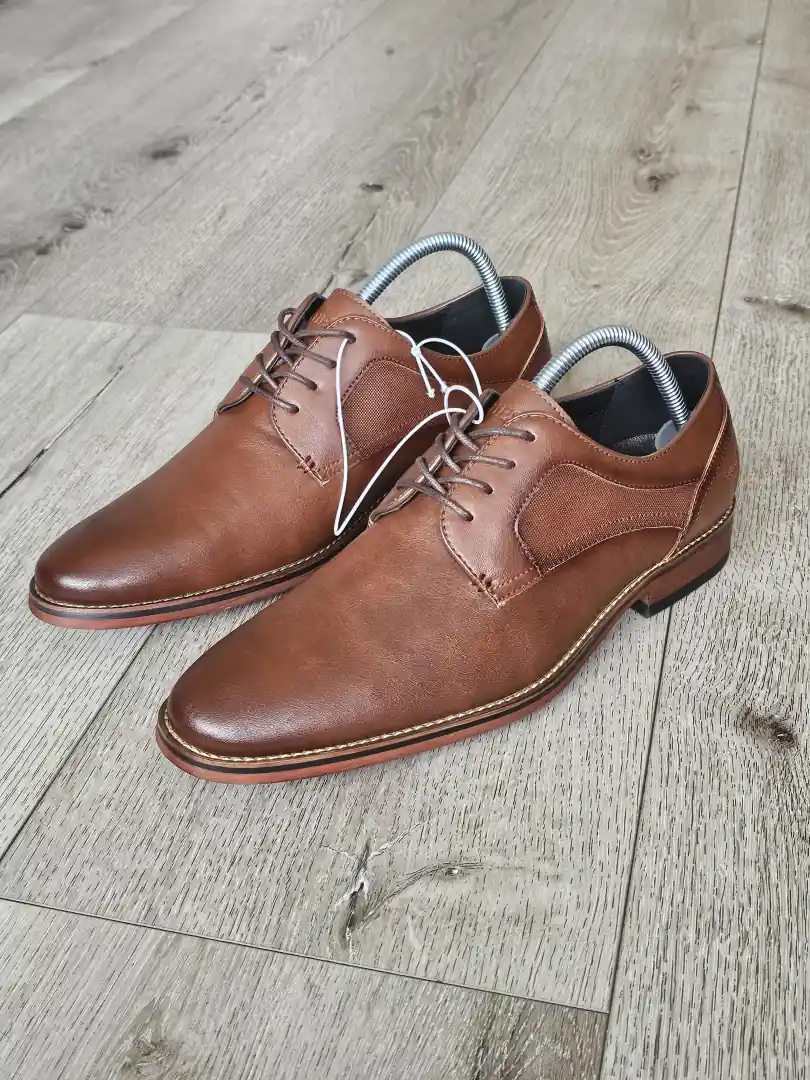 ZAPATOS MARRONES GUESS ZPT192