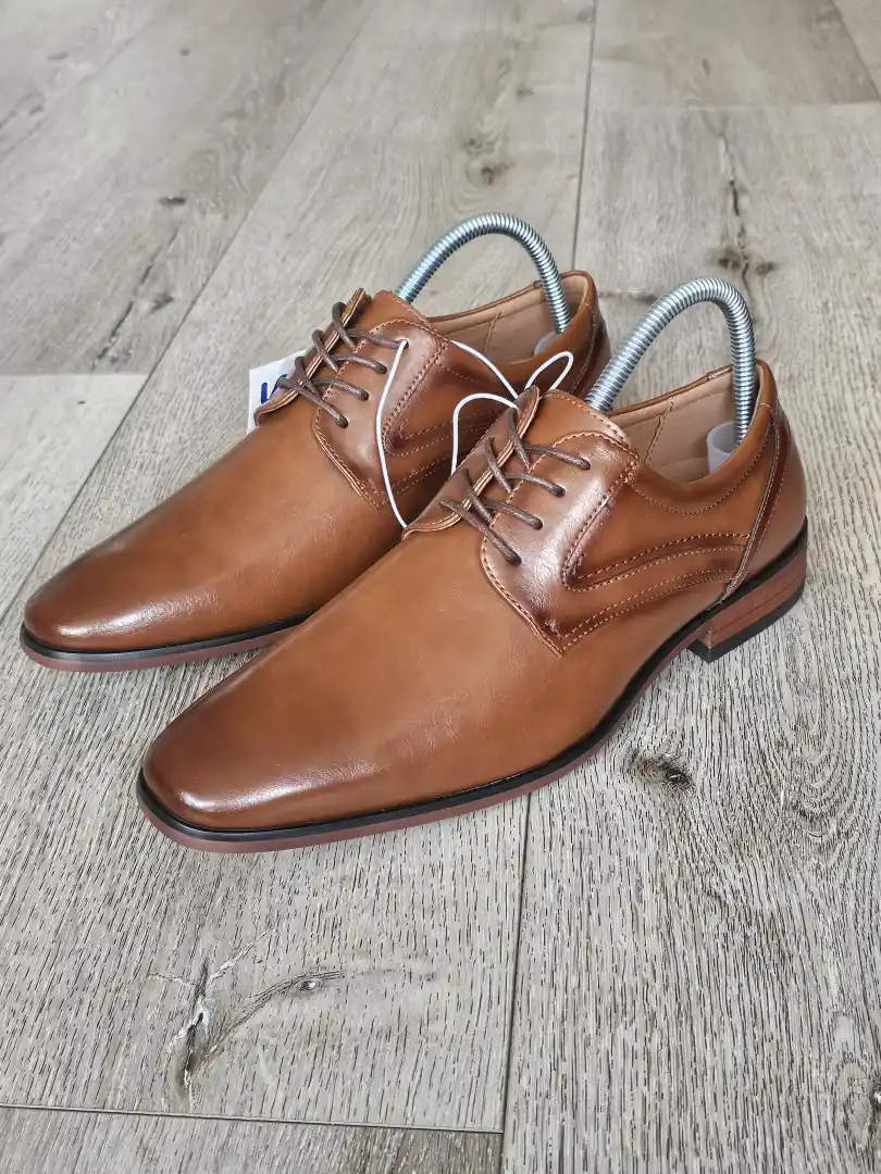 ZAPATOS MARRONES GUESS ZPT193