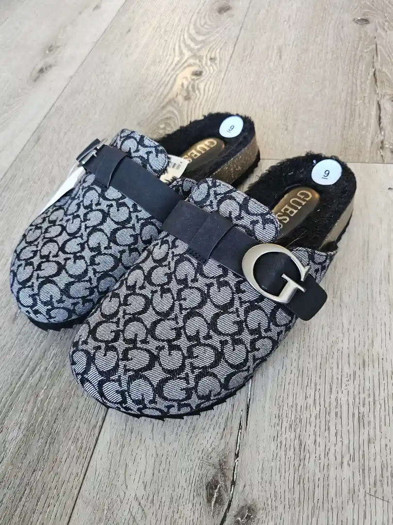 ZUECOS NEGROS GUESS SDL383