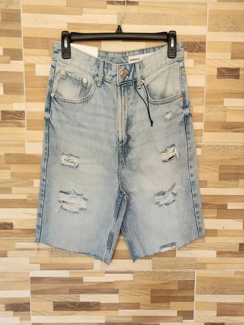 BERMUDA BERSHKA BMD69