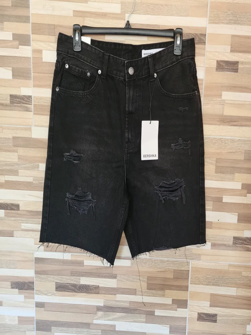 BERMUDA BERSHKA BMD81