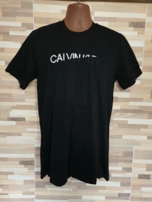 PULLOVER NEGRO CALVIN KLEIN PLV573