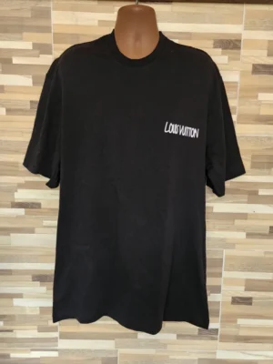 PULLOVER NEGRO LOUIS VUITTON PLV561