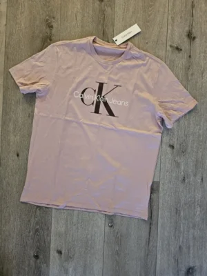 PULLOVER CALVIN KLEIN PLV624