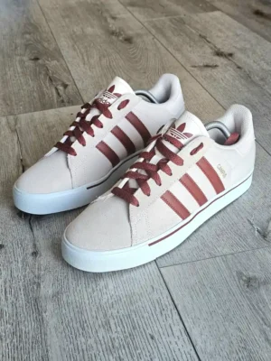 TENIS ADIDAS TN143